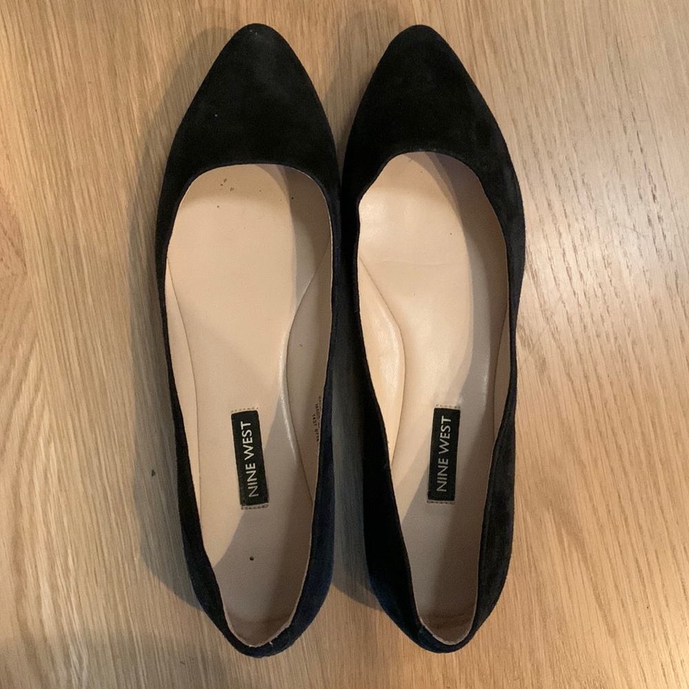 Nine West womens black suede ballet flats 8.5 M like new worn twice!